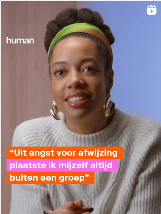 Maker van Omroep Human in een video